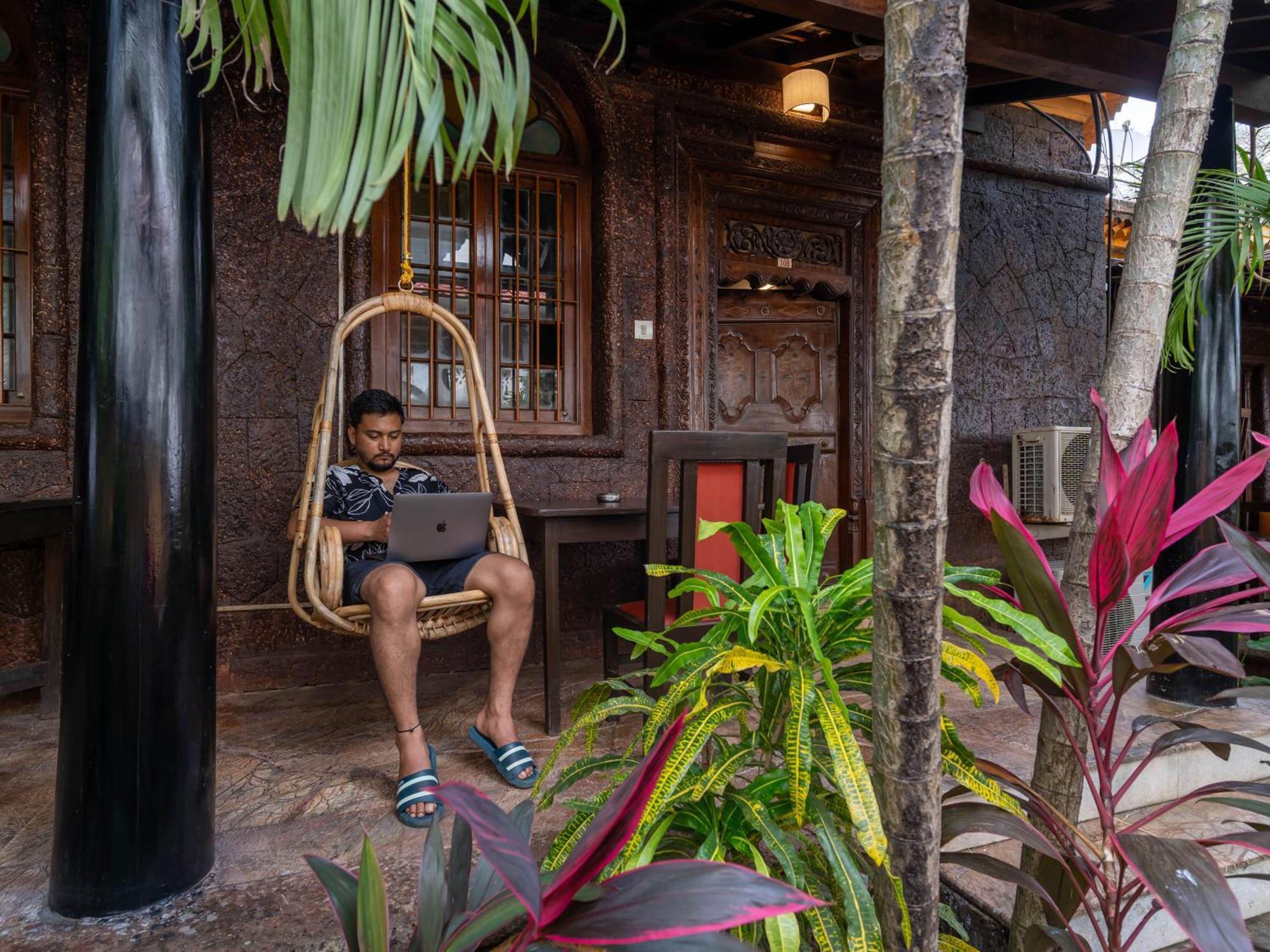 Madpackers Goa Anjuna - Bar Εξωτερικό φωτογραφία