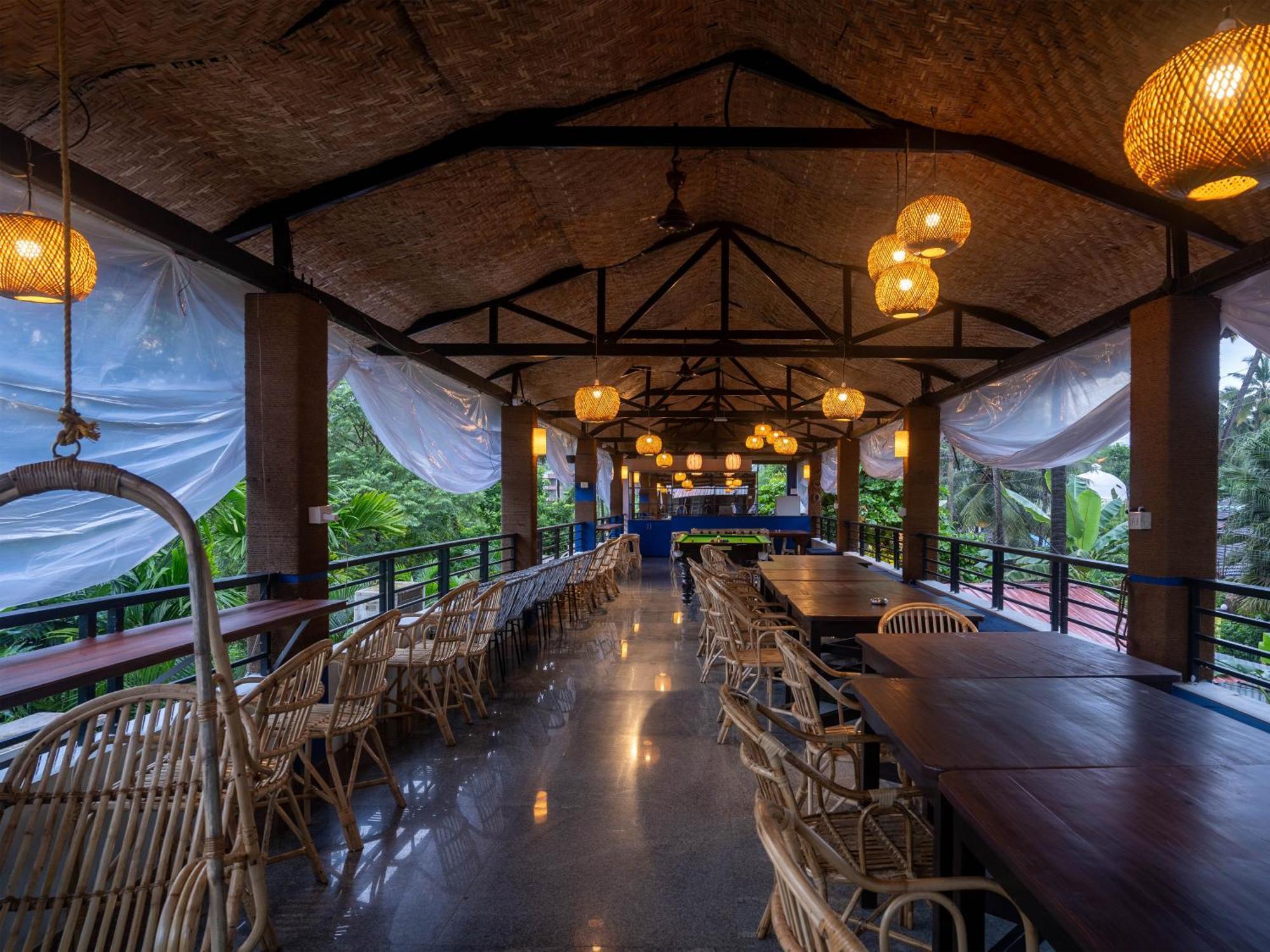 Madpackers Goa Anjuna - Bar Εξωτερικό φωτογραφία