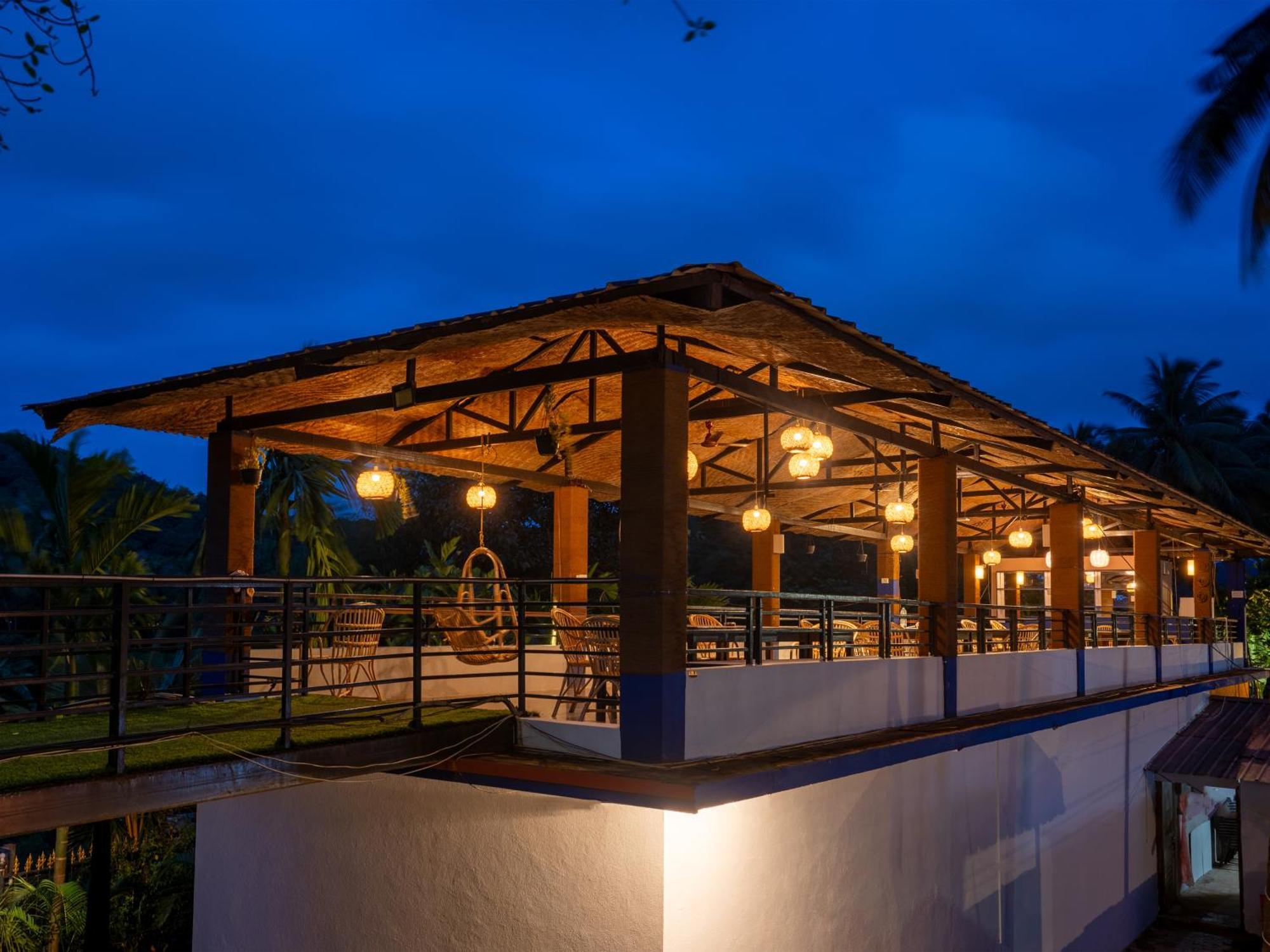 Madpackers Goa Anjuna - Bar Εξωτερικό φωτογραφία