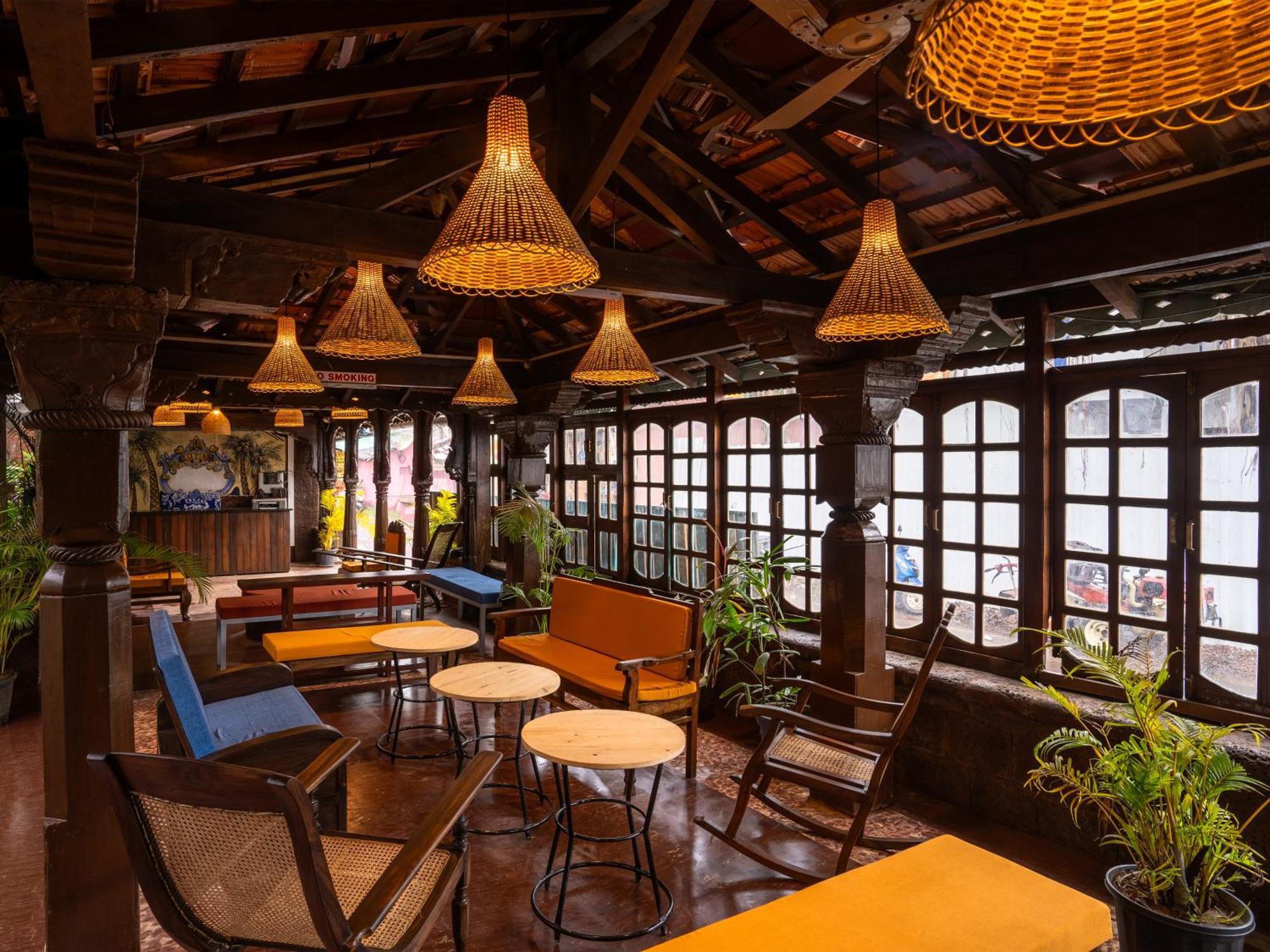 Madpackers Goa Anjuna - Bar Εξωτερικό φωτογραφία