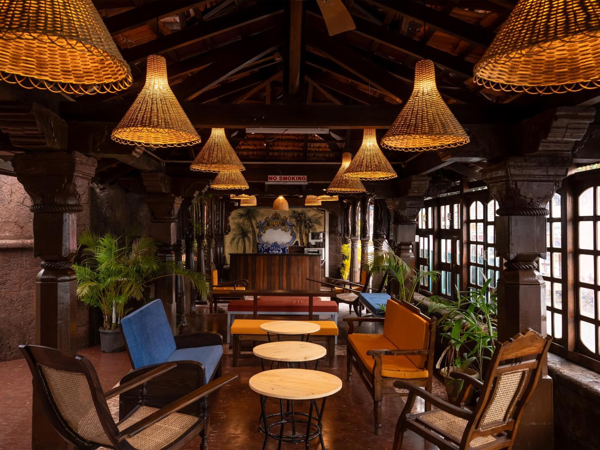 Madpackers Goa Anjuna - Bar Εξωτερικό φωτογραφία