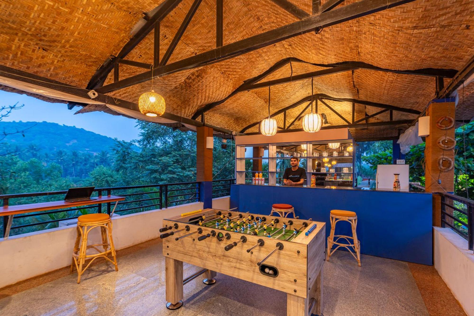Madpackers Goa Anjuna - Bar Εξωτερικό φωτογραφία