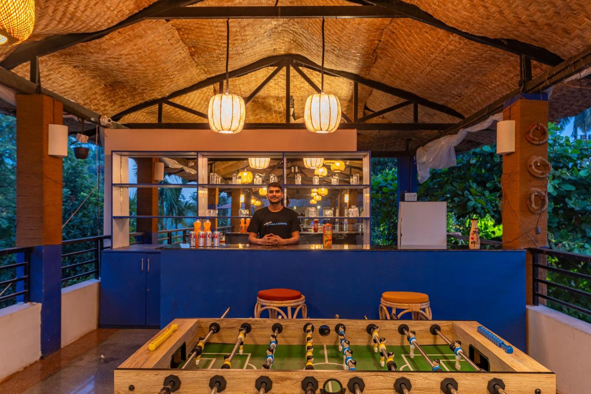 Madpackers Goa Anjuna - Bar Εξωτερικό φωτογραφία