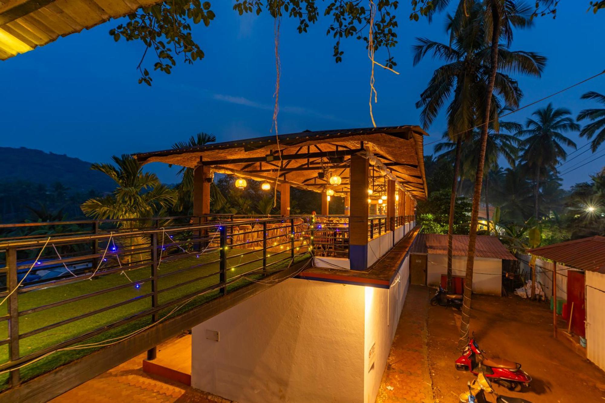 Madpackers Goa Anjuna - Bar Εξωτερικό φωτογραφία
