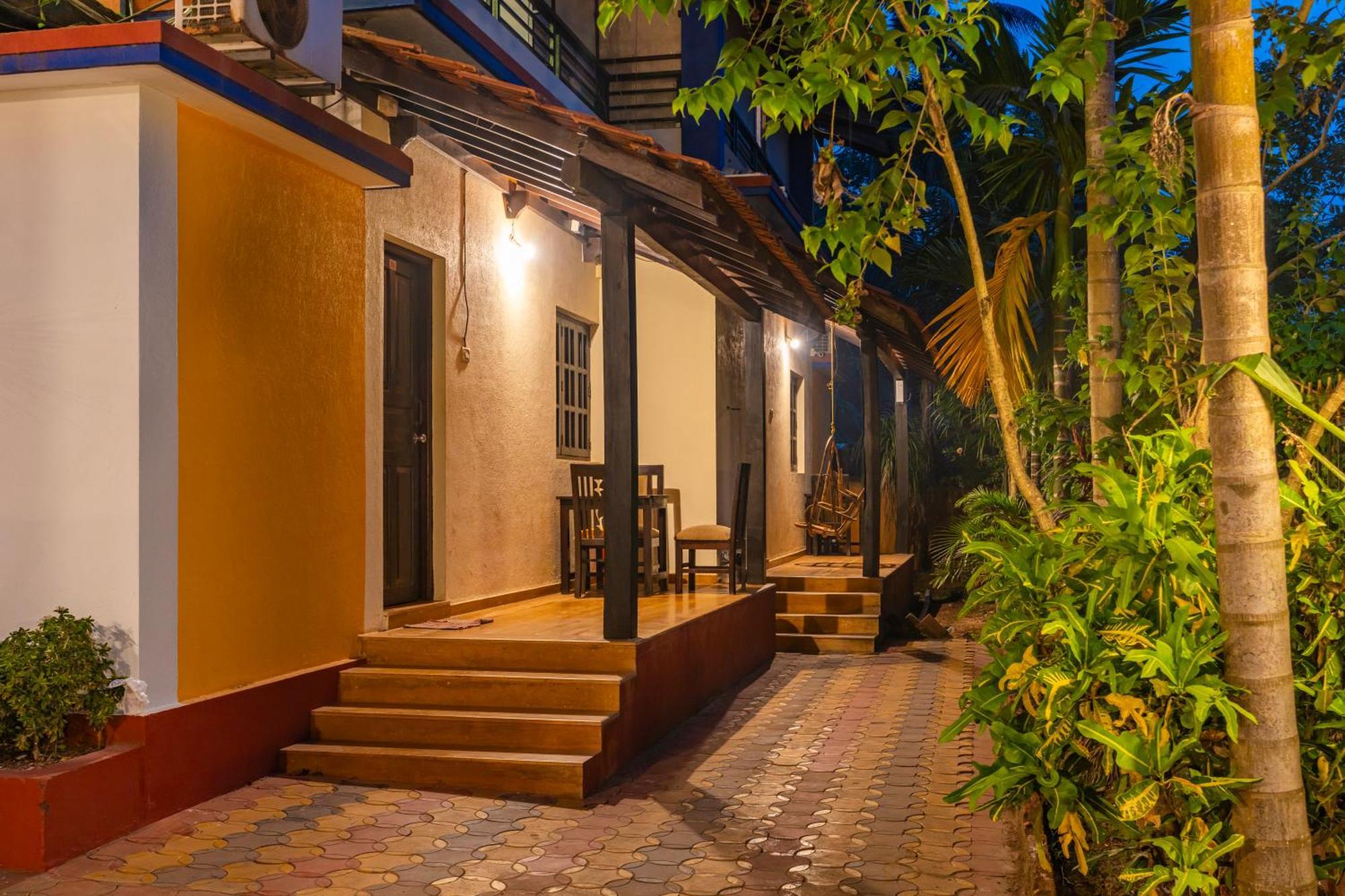 Madpackers Goa Anjuna - Bar Εξωτερικό φωτογραφία