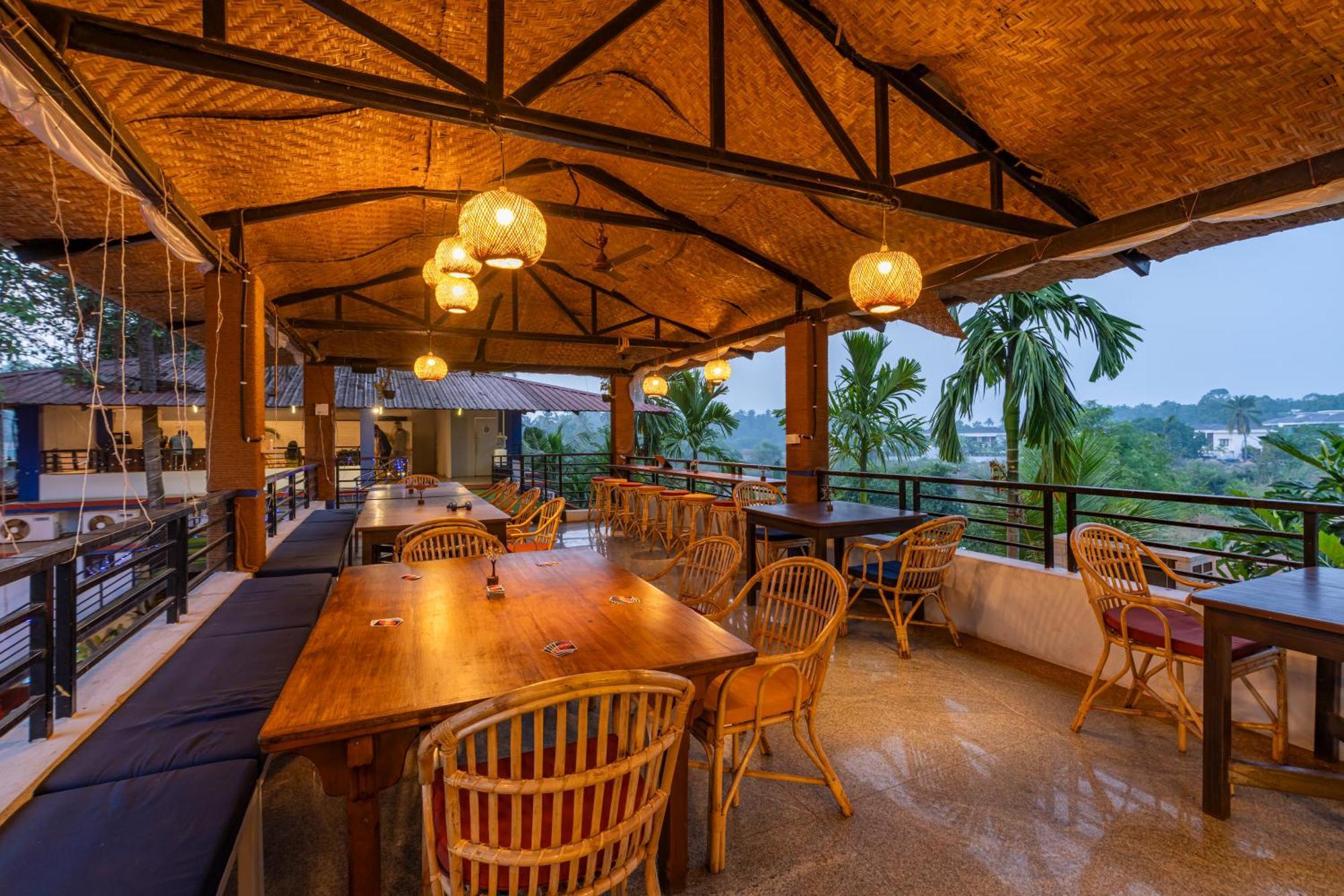 Madpackers Goa Anjuna - Bar Εξωτερικό φωτογραφία